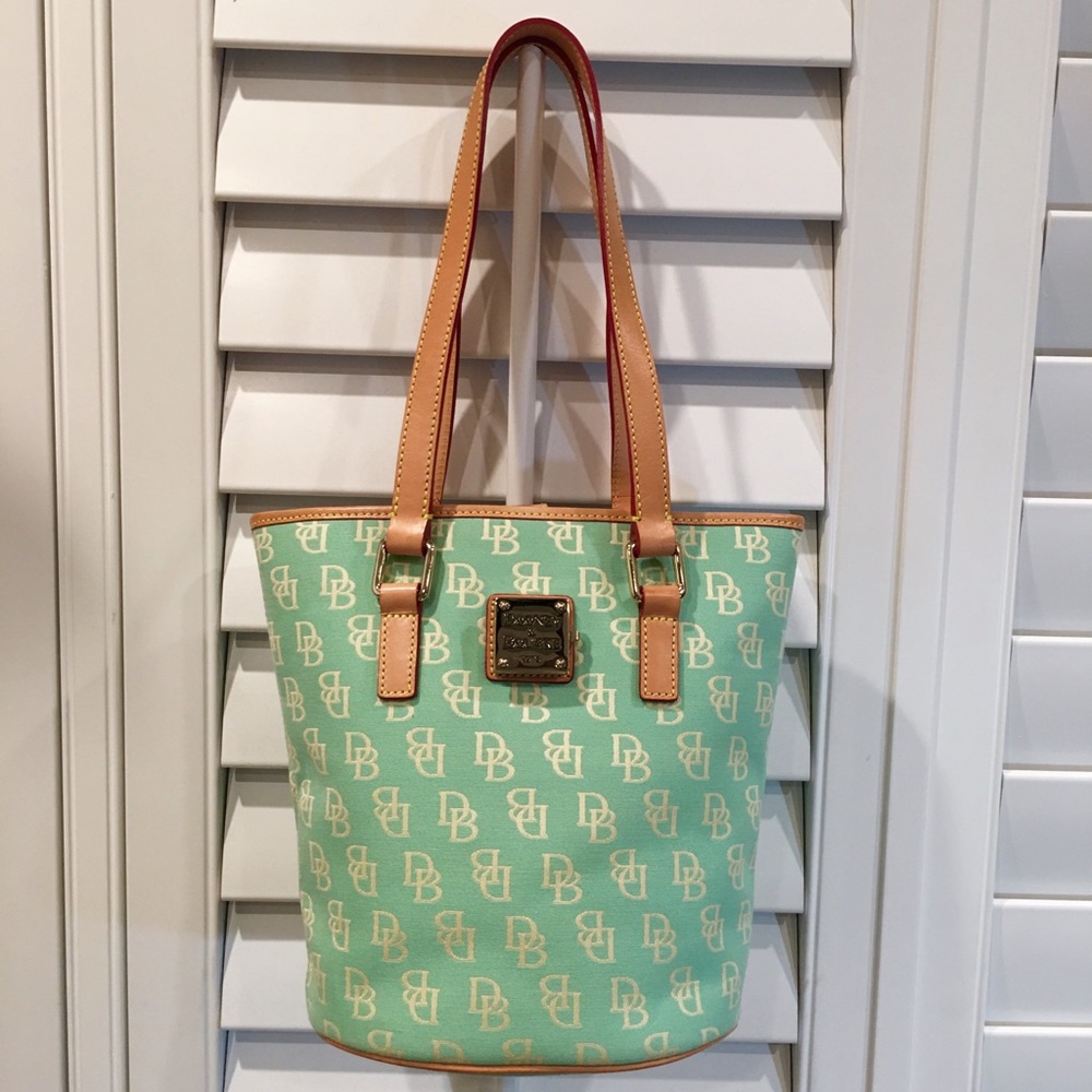 NWT Dooney & Bourke North South Bucket Handbag